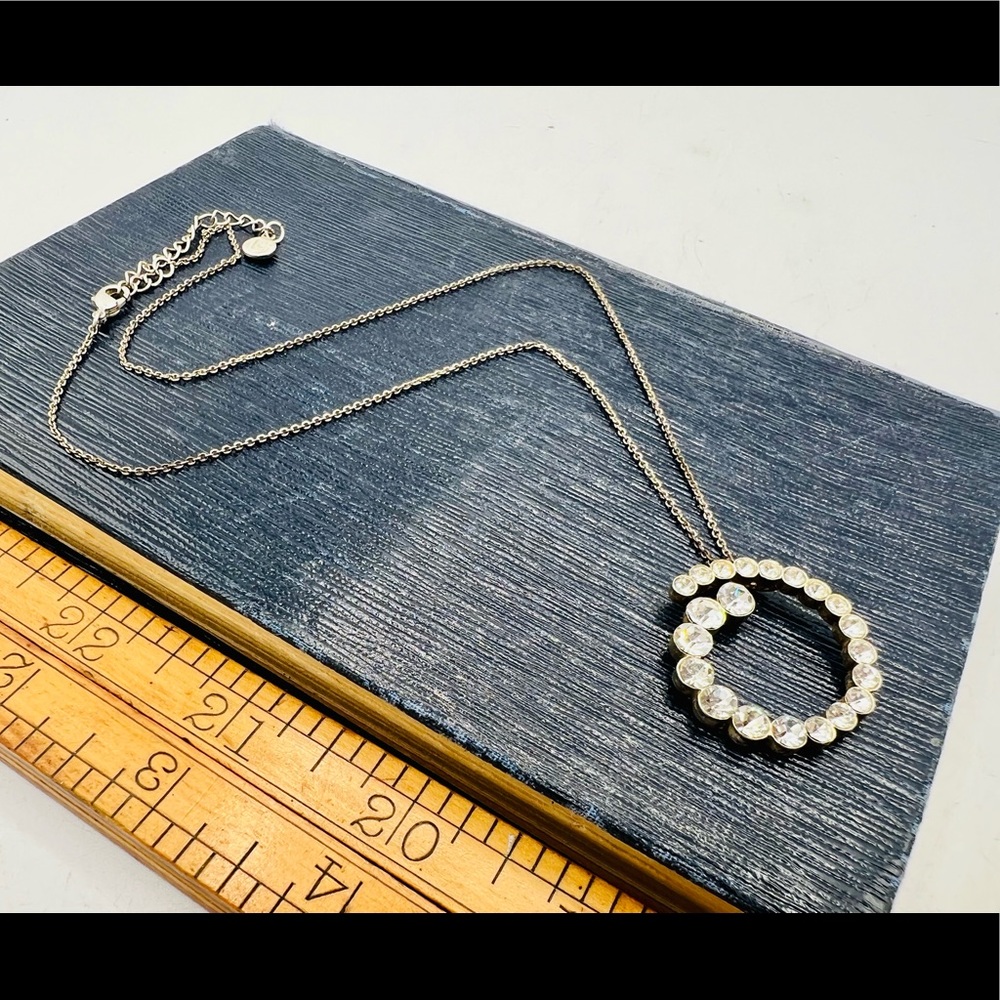 Vintage LIZ CLAIBORNE rhinestone swirl silver tone pendant necklace 16”